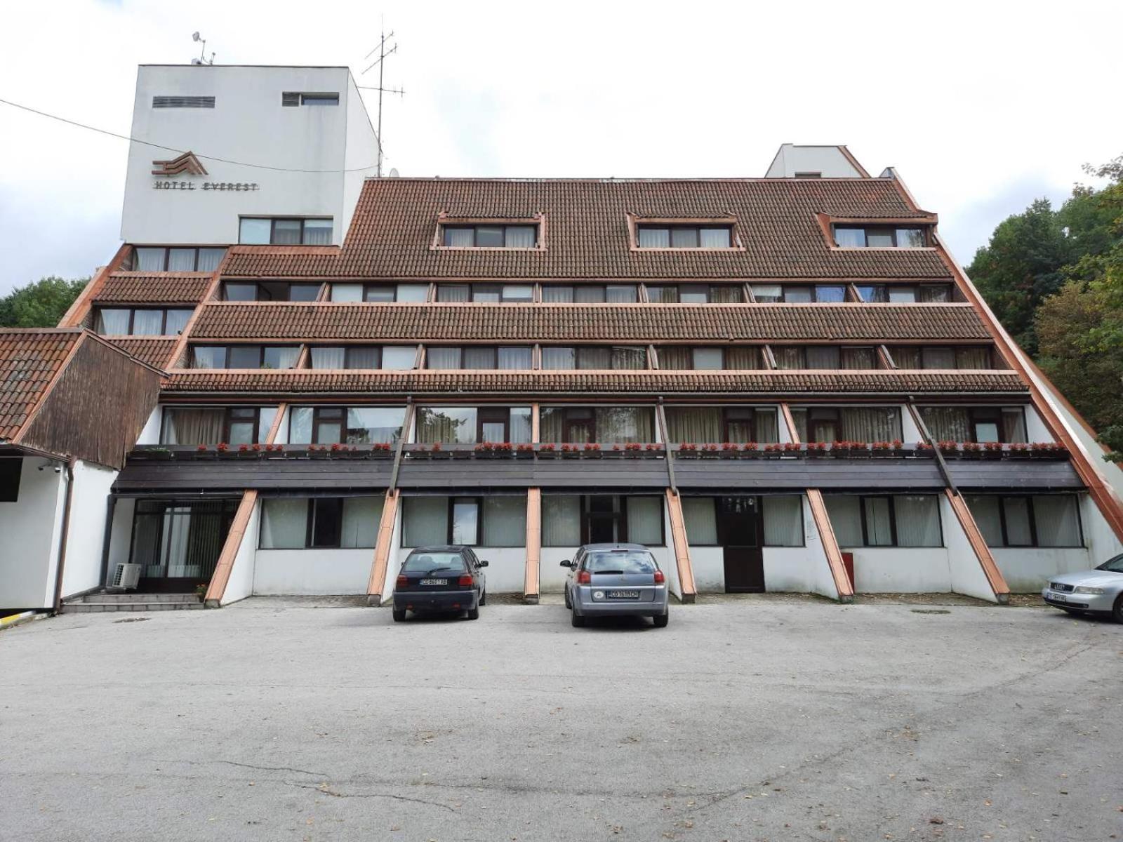 Everest Hotel Etropole Extérieur photo